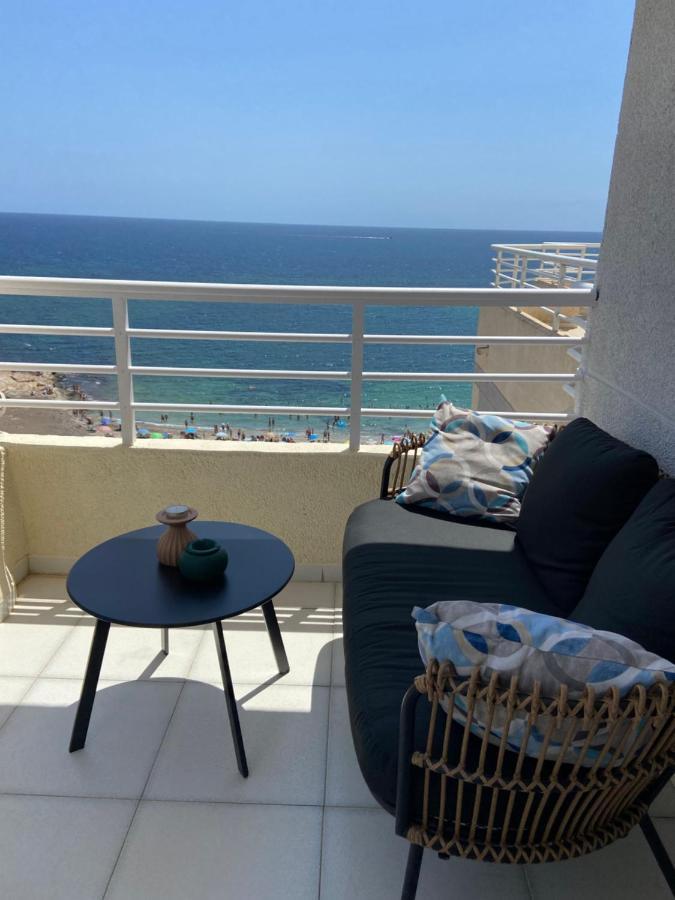 קלפה Relaxing Modern Beachfront Apartment - Amazing Sea View מראה חיצוני תמונה