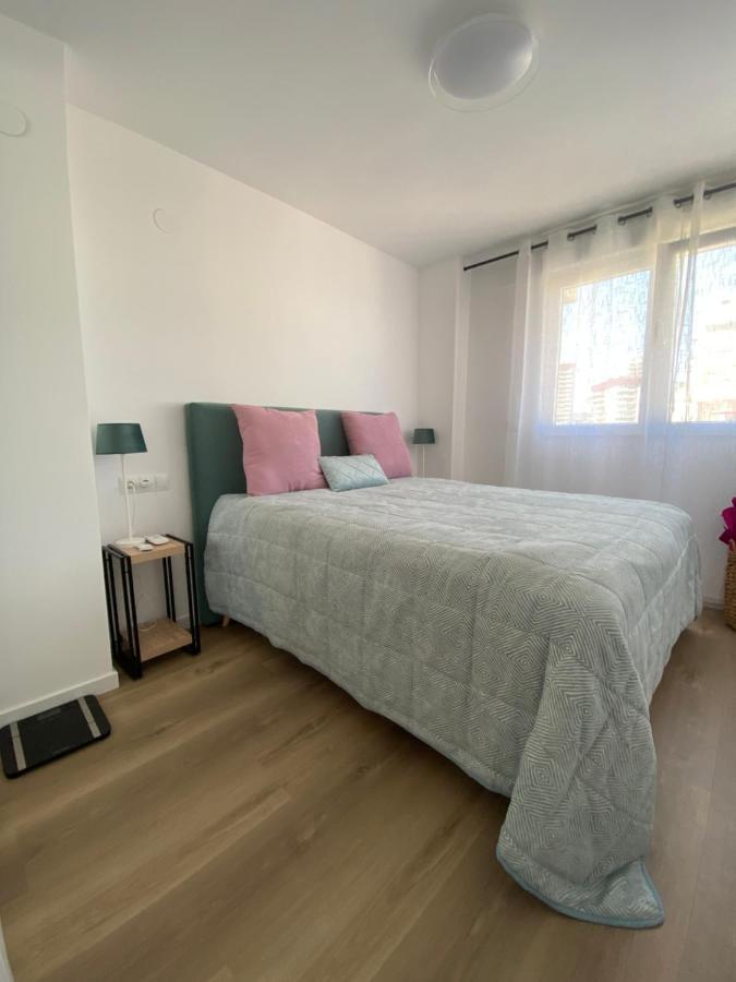 קלפה Relaxing Modern Beachfront Apartment - Amazing Sea View מראה חיצוני תמונה
