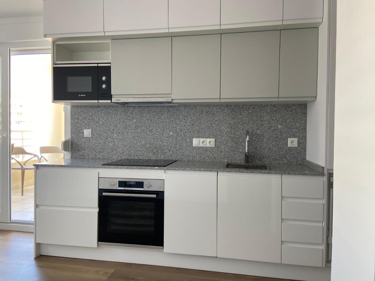 קלפה Relaxing Modern Beachfront Apartment - Amazing Sea View מראה חיצוני תמונה